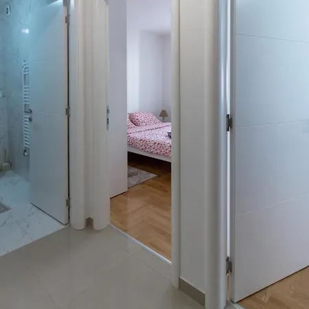 Iskra Apartment
