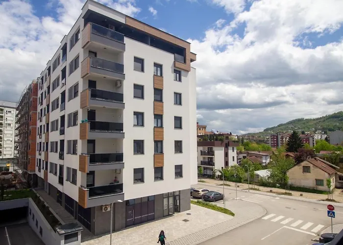 Iskra شقة بانيا لوكا